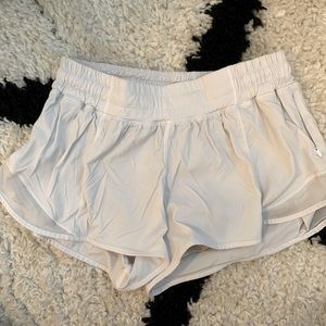 Lululemon Hotty Hot Low Rise Short 2.5”